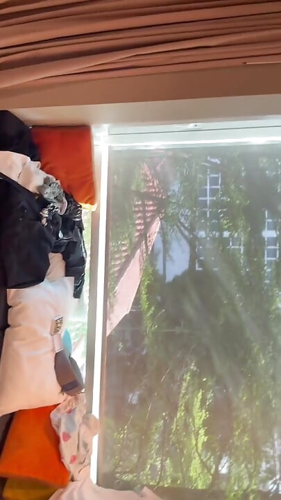 Asijská drobná Lulu Wild Deepthroat BJ, drsné šukání a špinavá exploze creampie
