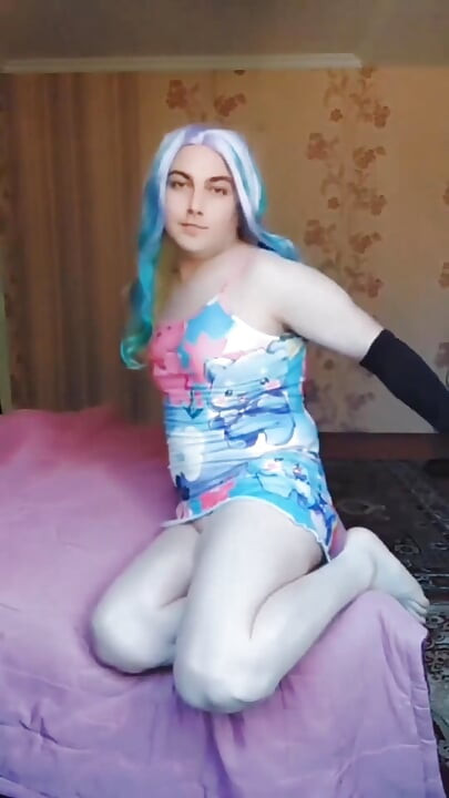 女性穿着漂亮的身体部位娘娘腔