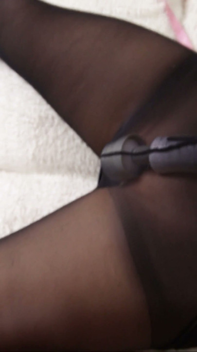 Multi Orgasms - Test BDSM cu vibrator nebun și dildo-uri de curvă imobilizată în dresuri.XSanyAny | Clip 1