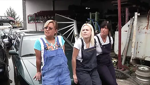 Outdoor Fuck Party! Getting All Those Cunts Stuffed!