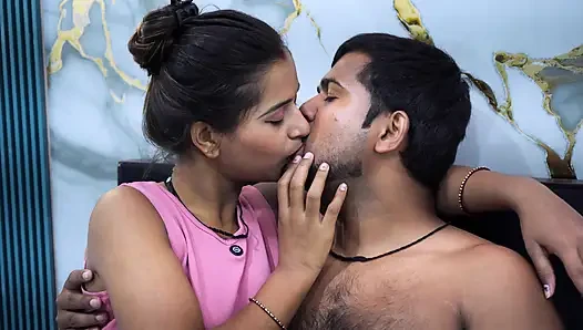 Indian pati ne job se akar apni patni ko chudayi ke maje karaye, Indian bhabhi ki chudayi