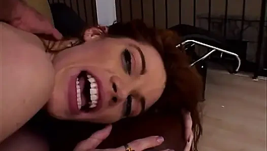 Рыжая хочет трахнуть двух мужиков, но только в задницу