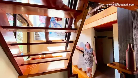 Domina herrin april - Die folter des zimmermädchens