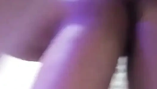 Istriku ditinggalkan oleh pria tua