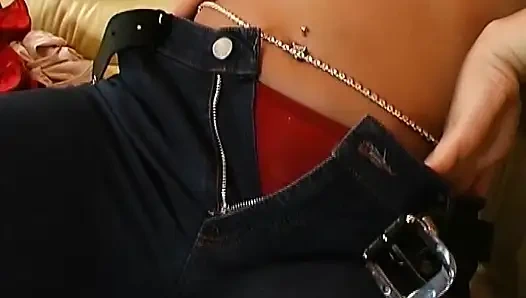 Almanya'dan amcığıyla nasıl oynanmasını bilen sarışın bir genç kız