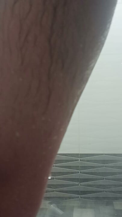 Foam, erection and pleasure in the shower