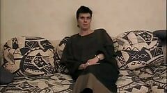 隔壁的淫荡荡妇拍摄素人色情影片 90 年代 第 4 卷