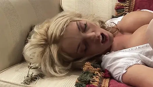 Pierced pussy blonde loves cumming