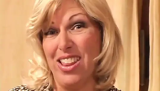 Blonde milf loves the big dick in pussy in mouth