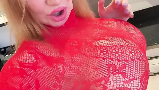 Sophie James Sweaty и выходит из-под контроля