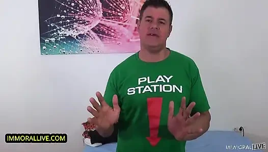 Kiliseden muhteşem melek kayıp kuzu etini iyileştiriyor - yaşam hakkında daha iyi hissetmenin yolu mu? Bir kıza döl ver!