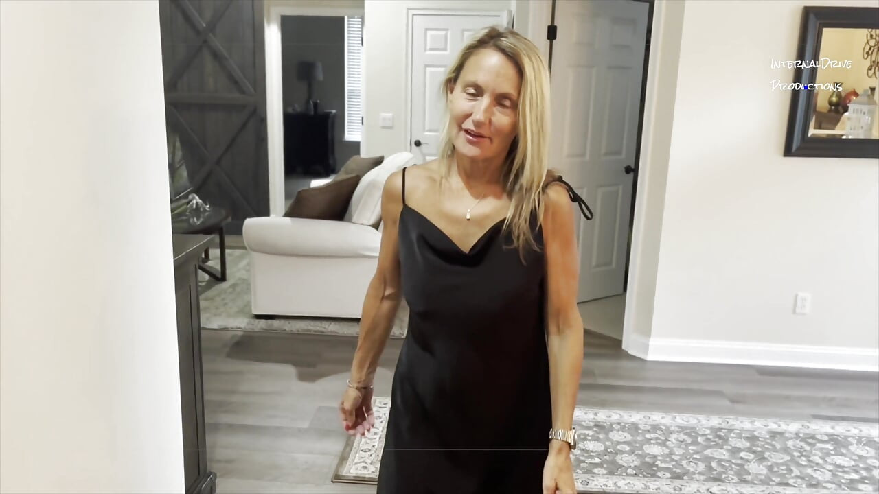MILF submits to extreme sex