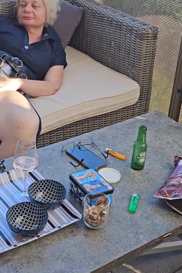 Juego Con Mi En La Terraza Y Chupo Hasta Que Recibo Su Semen
