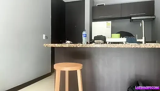Büyük doğal memeli siyah hizmetçi TC'ye yardım etmeye geliyor bölüm 1