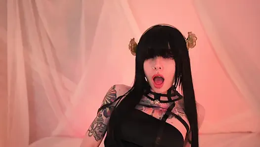 Yor Forger riding a black dildo and playing with cum. Karneli Bandi