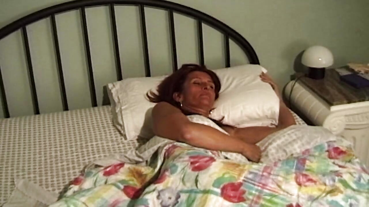 Horny MILF's Ass Stretched Wide with Dripping Cream-pie Action