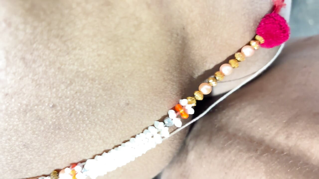 Indische sissy, leidenschaftlicher blowjob