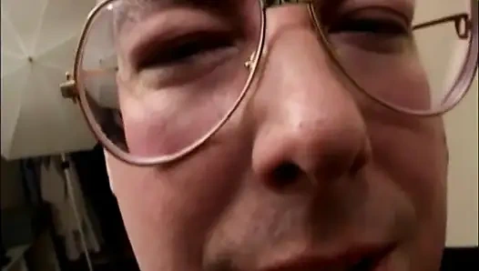 Memek sempit cewek nakal ini dientot habis-habisan sama kontol besar amatir sampai dicrot di dalam