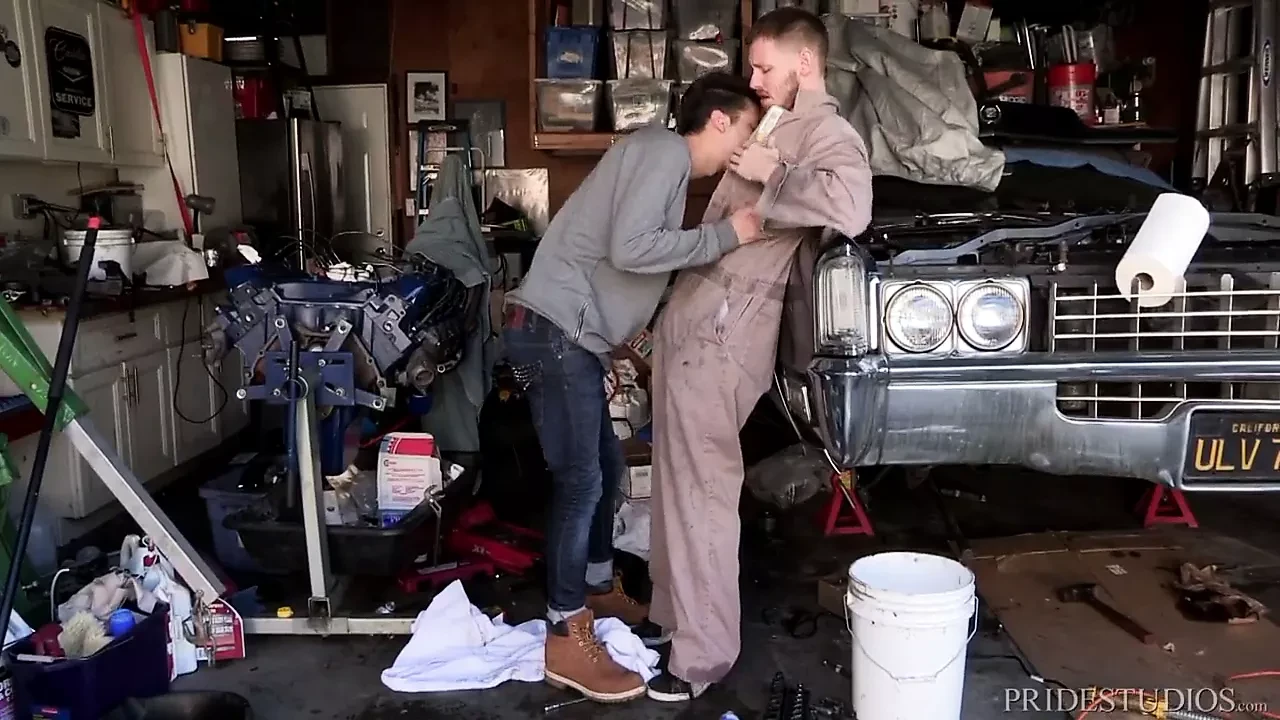 Dylanlucas stor kuk kusin twinks buttfucking