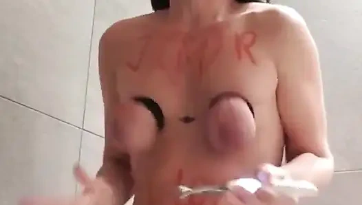 Elektrikli Oyuncaklarla Banyoda Orgazm