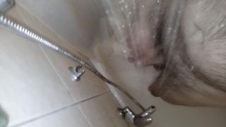 Pod prysznicem