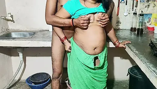 Ibu mertua desi India bersetubuh