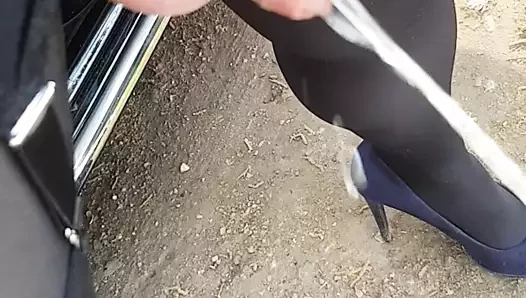 pissing crossdressing tart