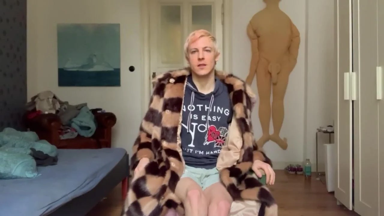 TWINK IS ALWAYS HUNGRY FOR RAW COCK