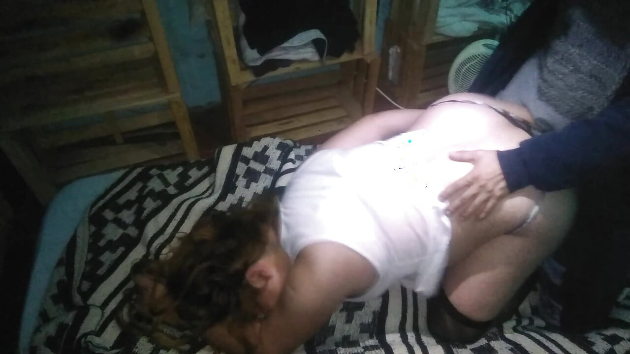 Antes de ir a cenar con mi novia follamos
