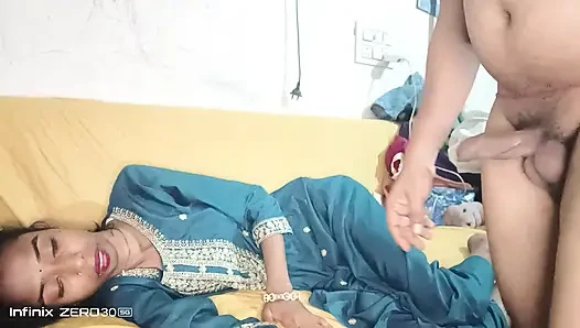 Main apne kamsin byaphrend ko uske sath itni jordar chudaee karne ke lie bulati hoon