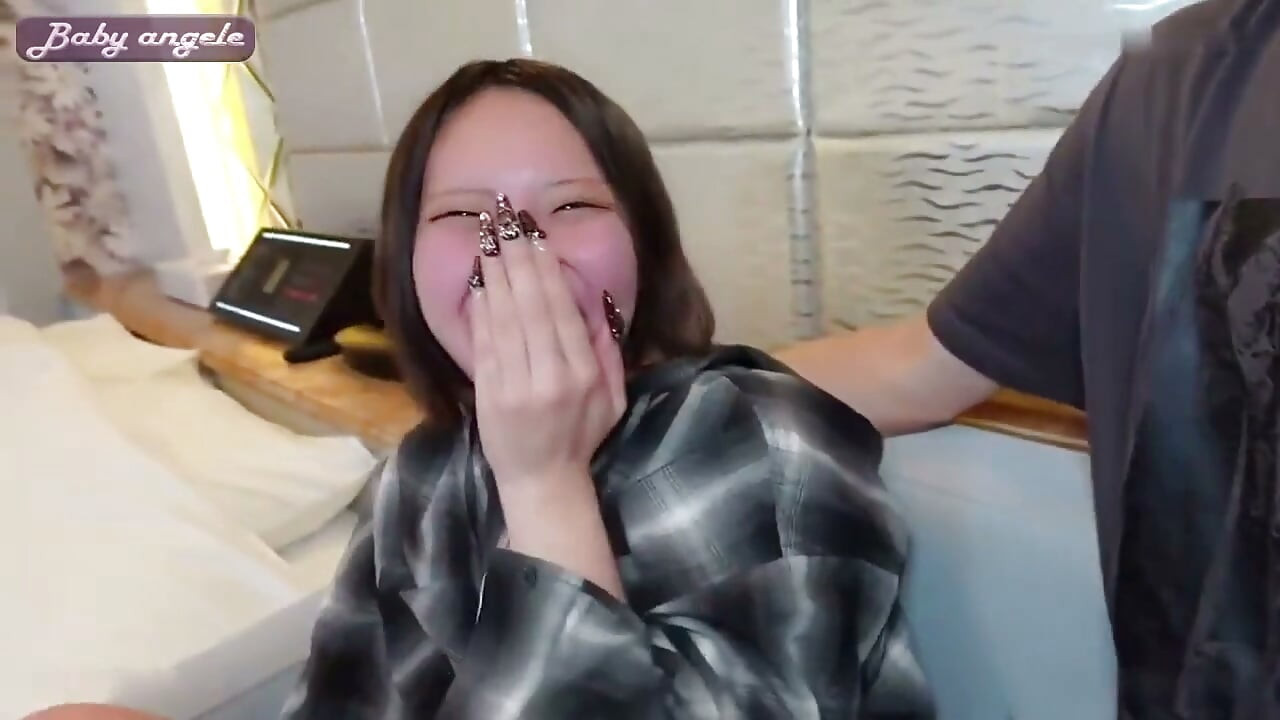 半个美女 Fs 第一步 - 一个私人选择, 她可能有一天后悔