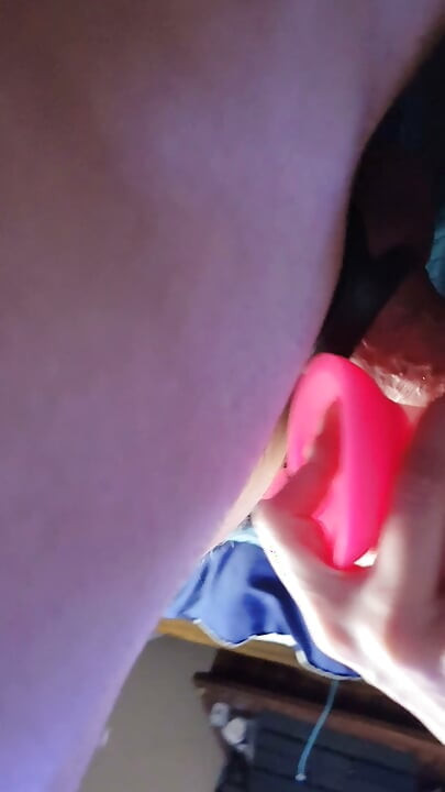 Horny milf getting her pussy stretched