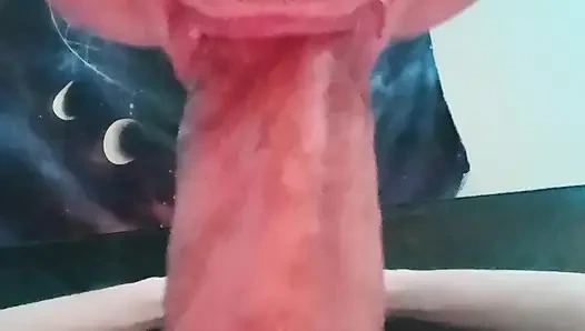 Падчерица глубоко заглатывает и получает камшот на лицо