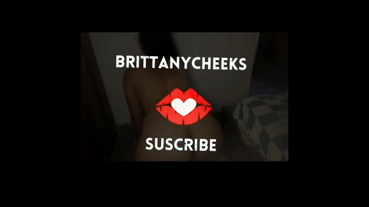 それが私の仕事で、あなたと一緒にいるのが楽しいのよ - ストリッパーは家中であなたを誘惑する