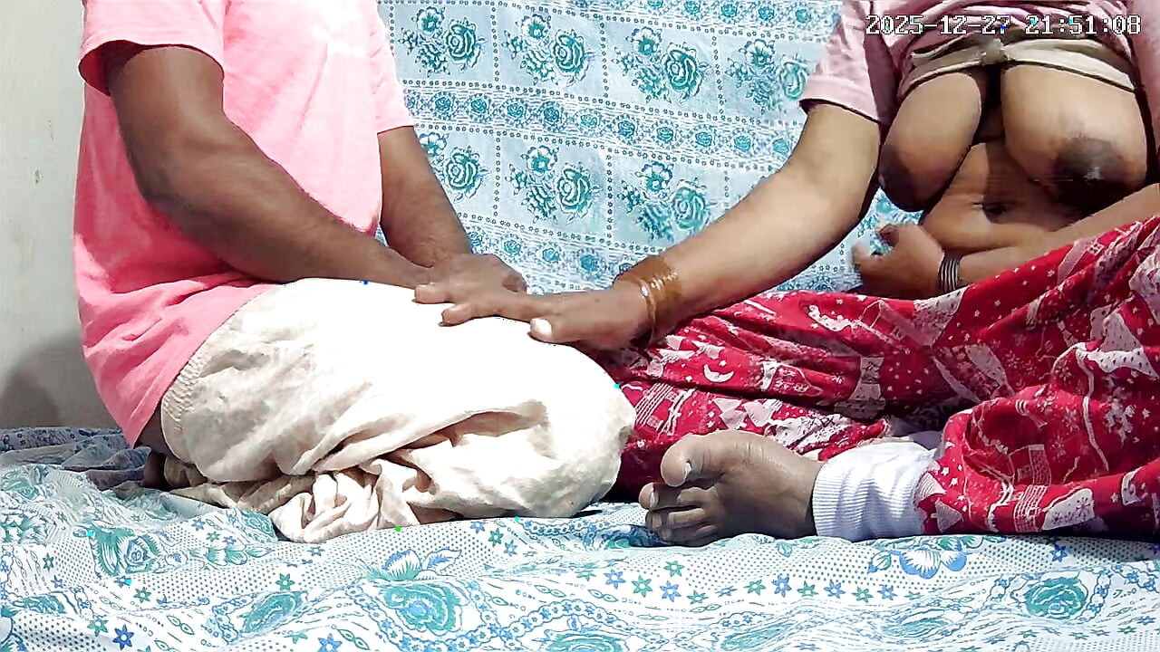 Minha meia-irmã entra no meu quarto sem avisar ... e acabamos fodendo duro 5