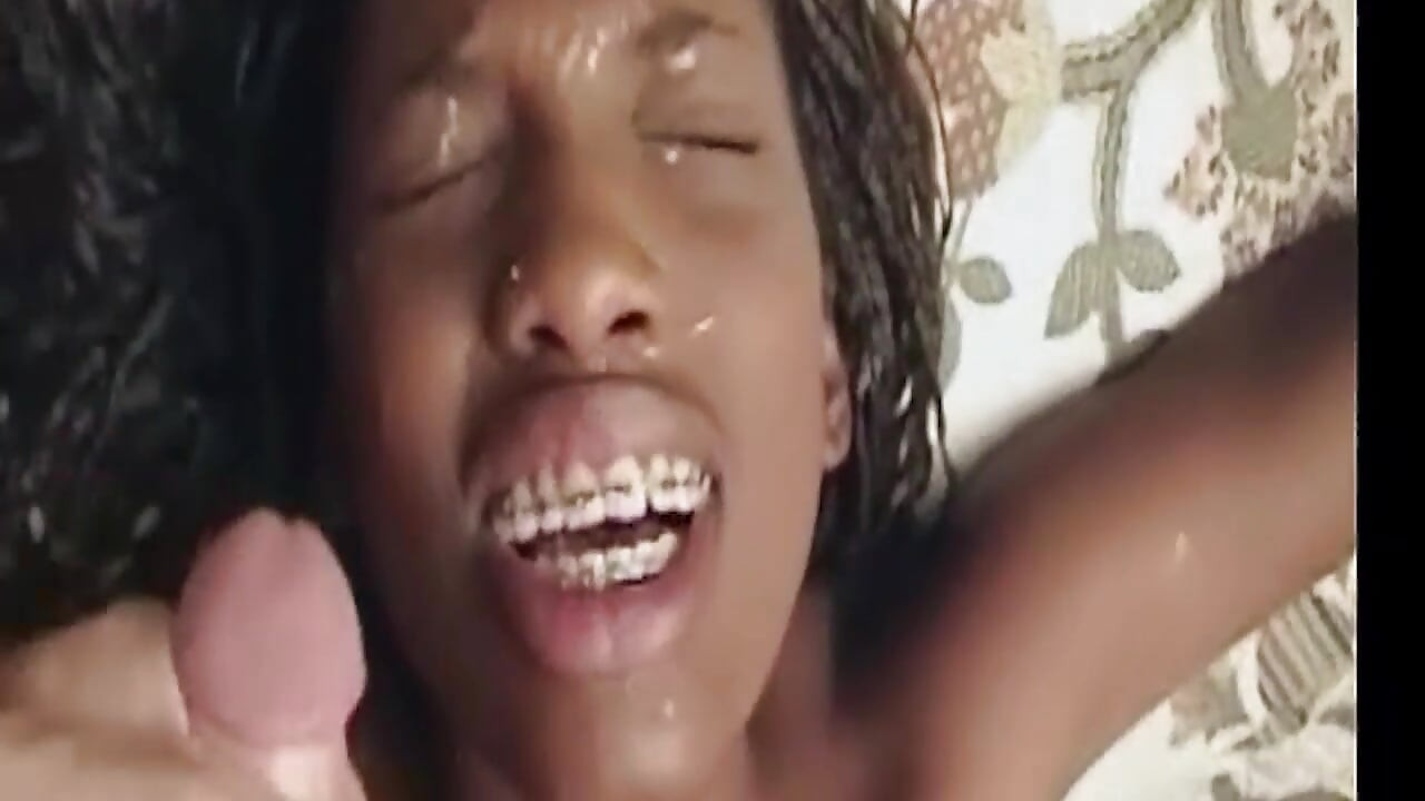 Nena da mamada descuidada babeando