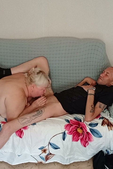 Stepmom Gives a Deep and High-quality Blowjob Before My Cumshot