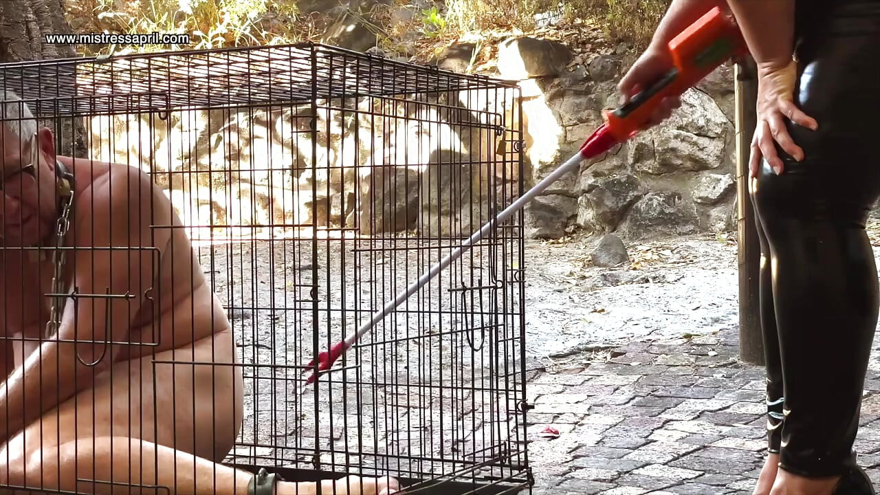 Dominatrix sahibe April - kancalı edepsiz köle