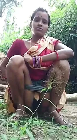 Desi Village Bhabhi Pissing Outdoors