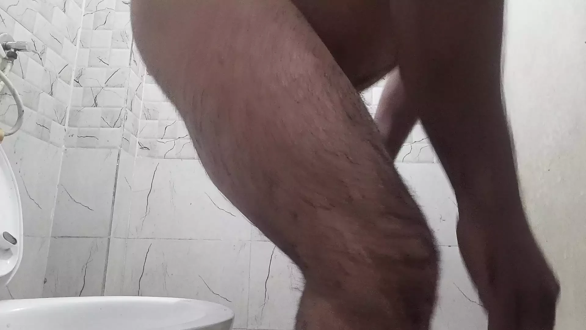 日曜日、トイレで全裸になりました。