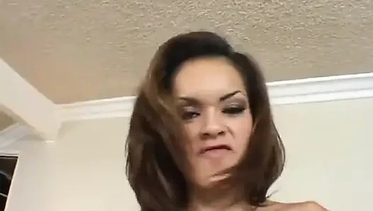 Cewek latina cantik dengan pantat aduhai