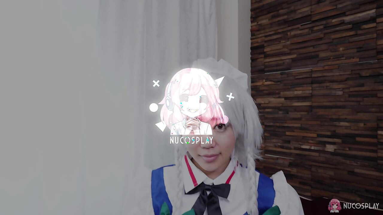 Anna Saotome kokeilee uutta pukua