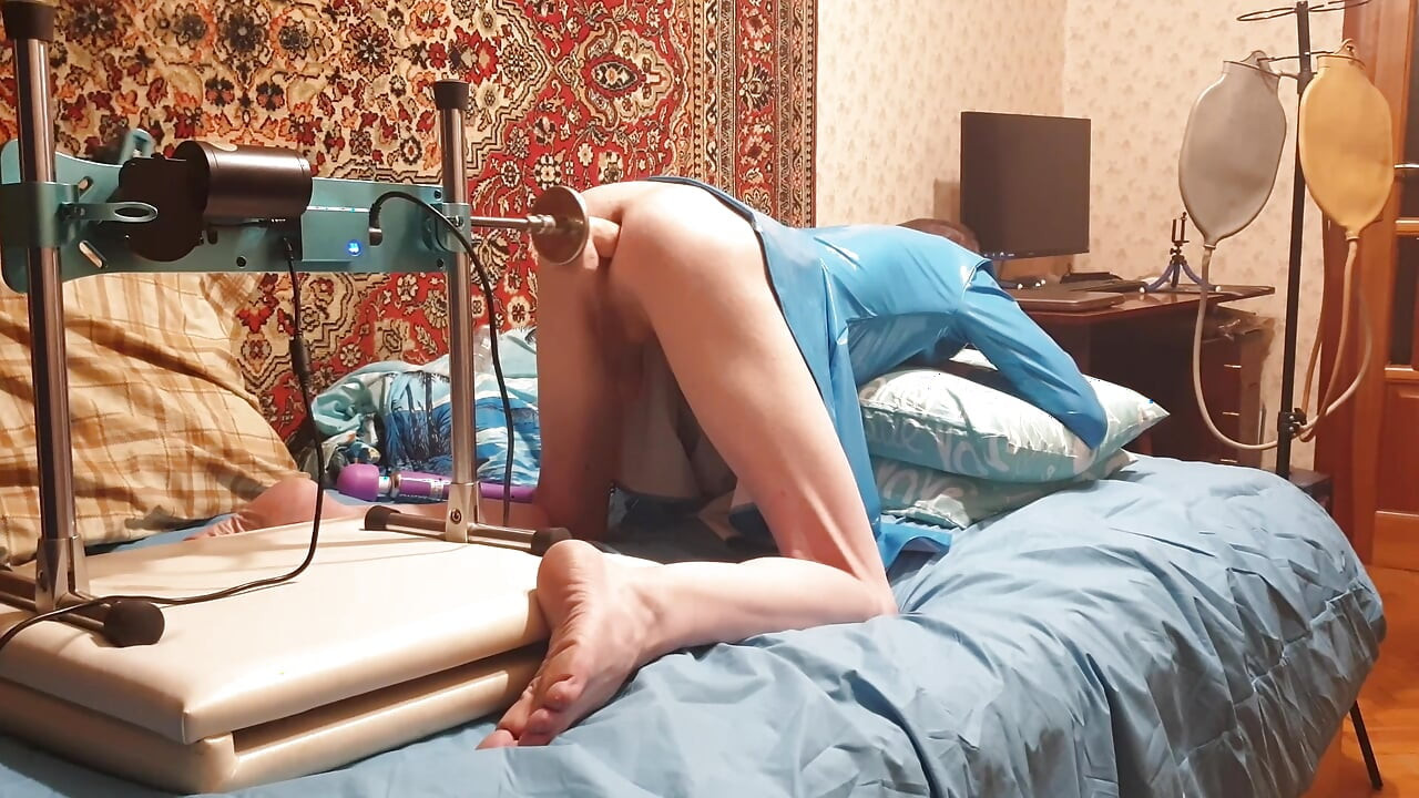 Sasha Earth Cute sissy cd having sex with a Fuck machine