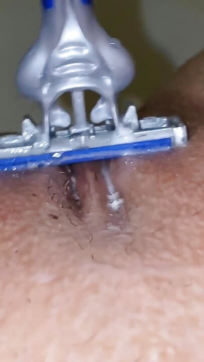 Shaving My Hairy Pussy