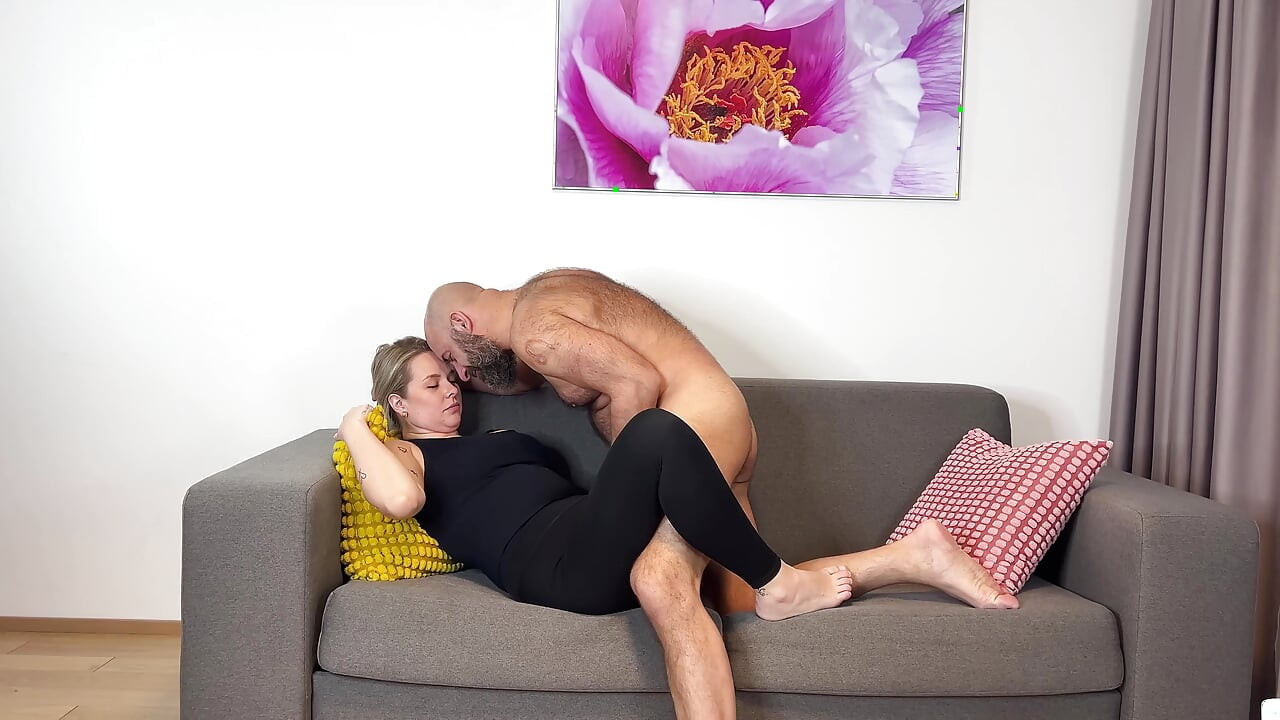 Cute MILF Fucked By Long Dick Taxi Driver