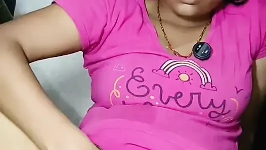 Gadis cantik lagi asik masturbasi fingering memeknya audio bahasa india