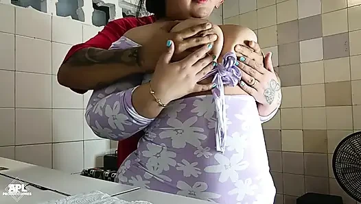Mein Stiefsohn kann mich nicht allein sehen, er muss immer nach meiner Vagina greifen