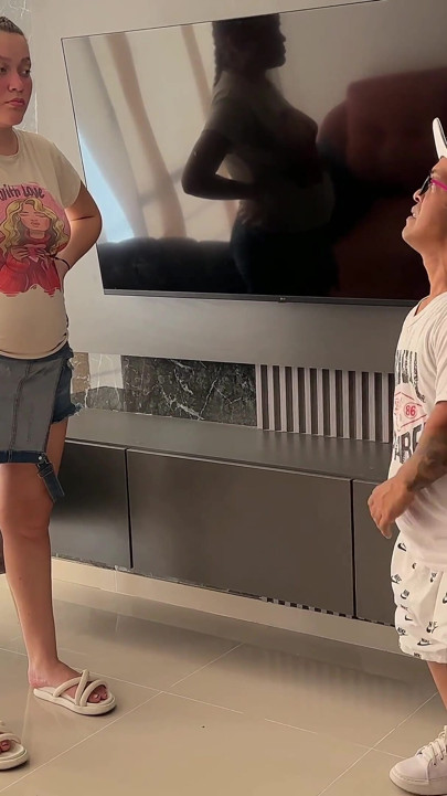 I Pretend to Be an Aerobics Teacher as an Excuse to Fuck a Stranger and Fill Her Entire Pussy with Milk