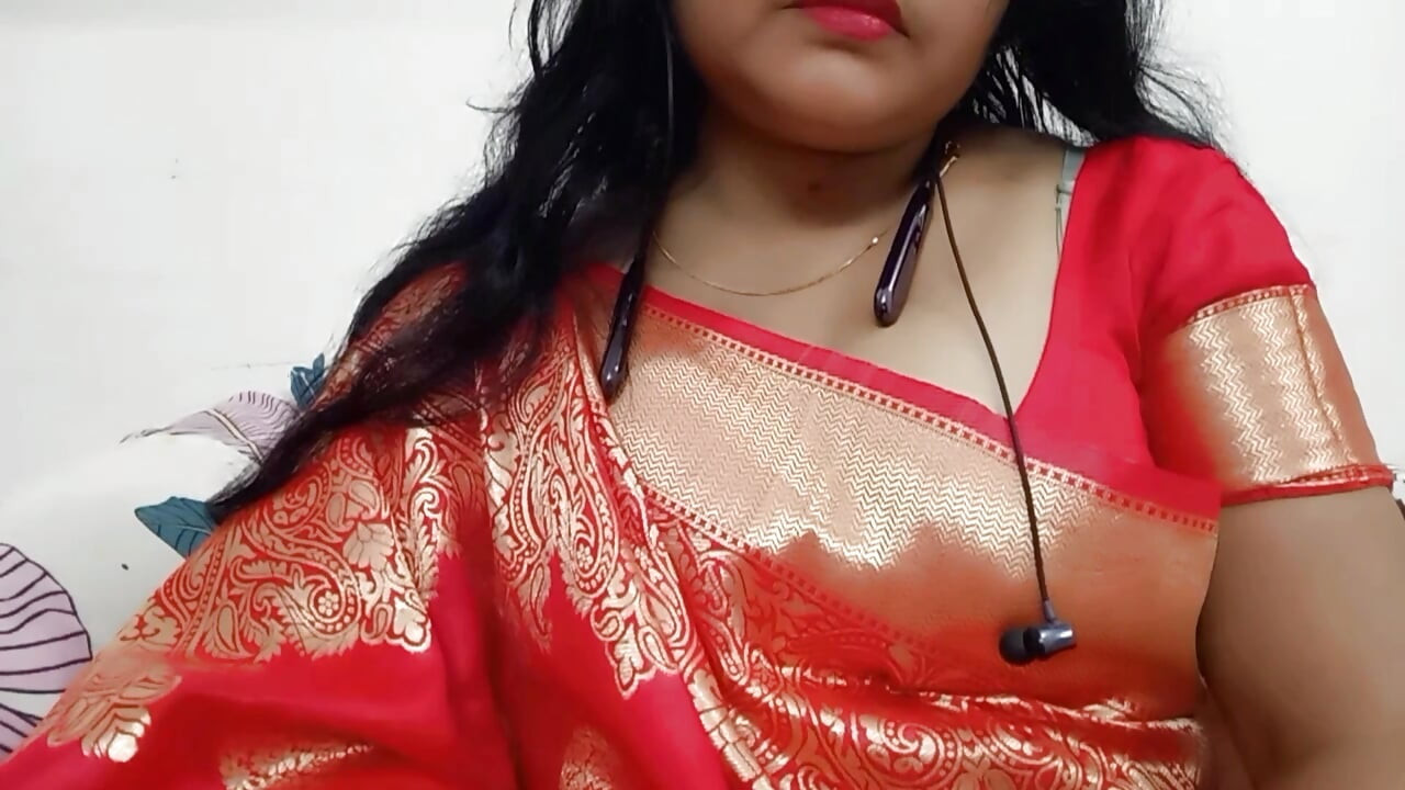 Naukar ne malkin ko nude video call karte samay pakad liya