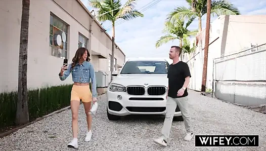 Evli kadın çarpıcı formda ateşli evli kadın Jessie kocasının önünde büyük zenci tarafından genişletiliyor